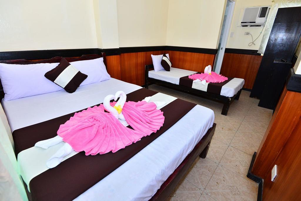 Хостел Travellers Pad Boracay Balabag  Экстерьер фото