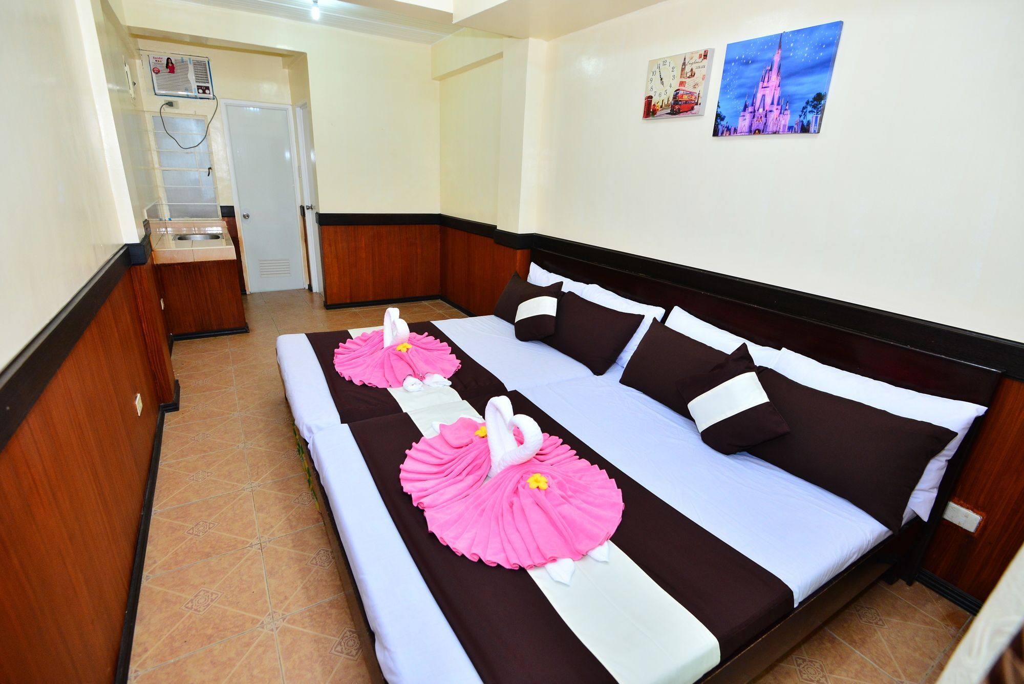 Хостел Travellers Pad Boracay Balabag  Экстерьер фото